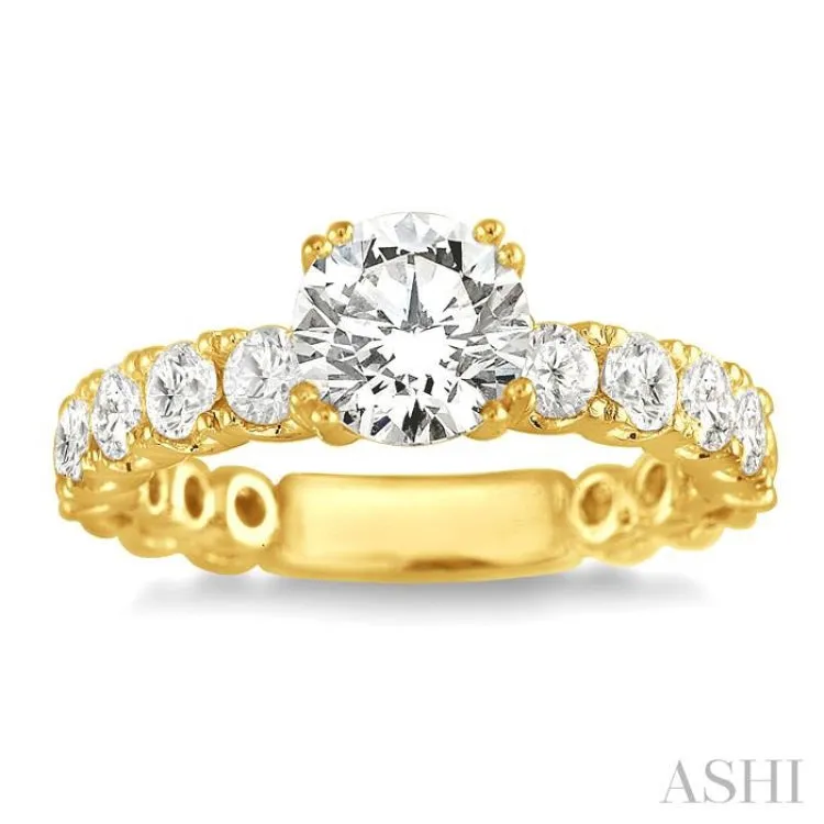 1 3/4 Ctw Diamond Engagement Ring with 3/4 Ct Round Cut Center Stone in 14K Yellow Gold