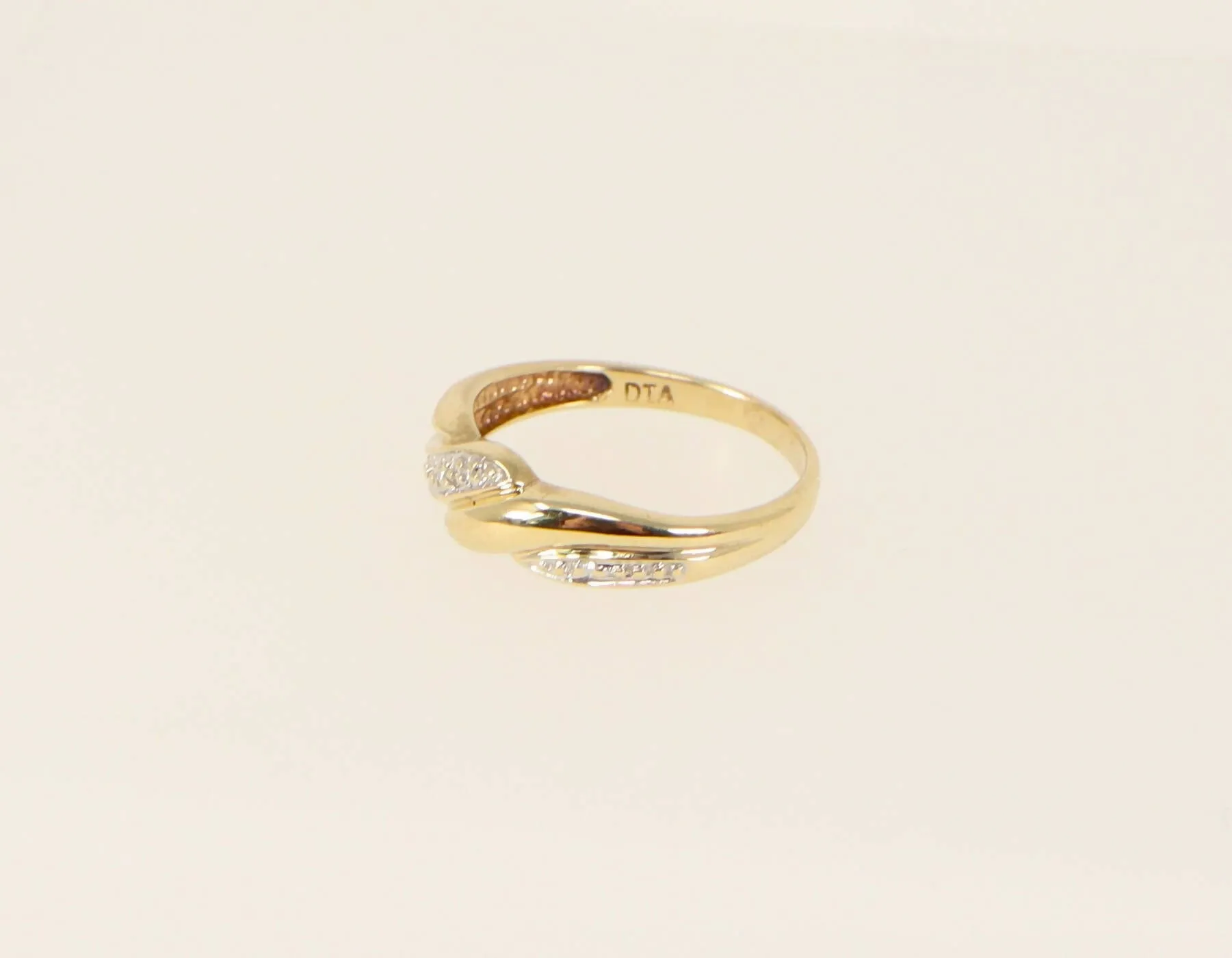 9ct Gold & Diamond Band Ring