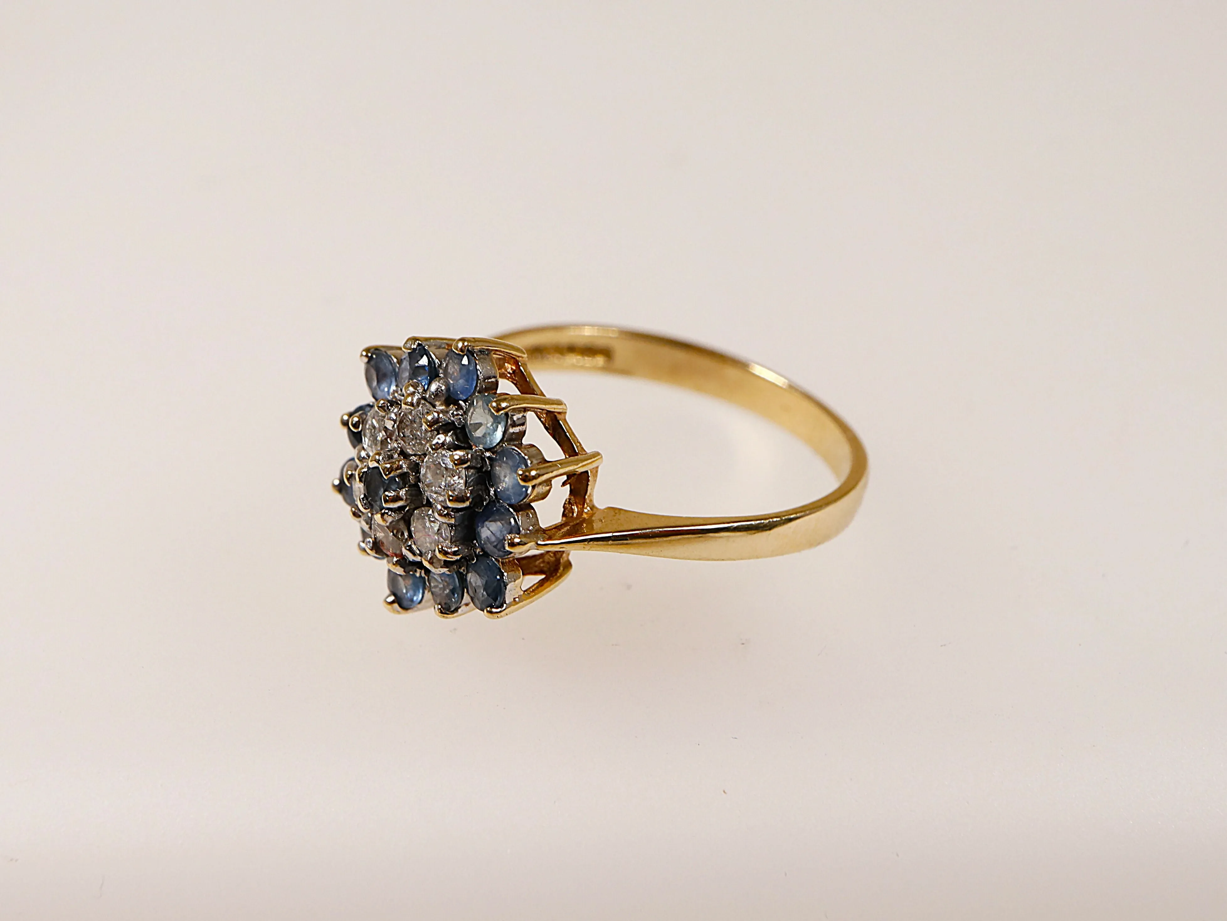 9ct Gold Blue Topaz & Diamond Cluster Ring