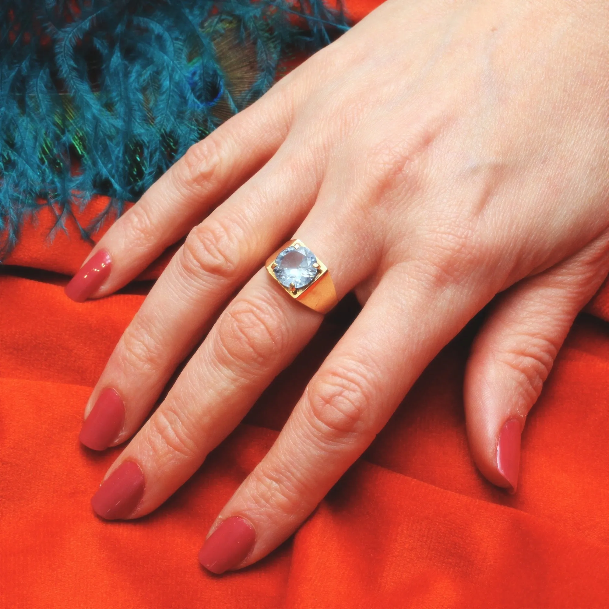 Date 1976 Modernist Spinel Dress Ring