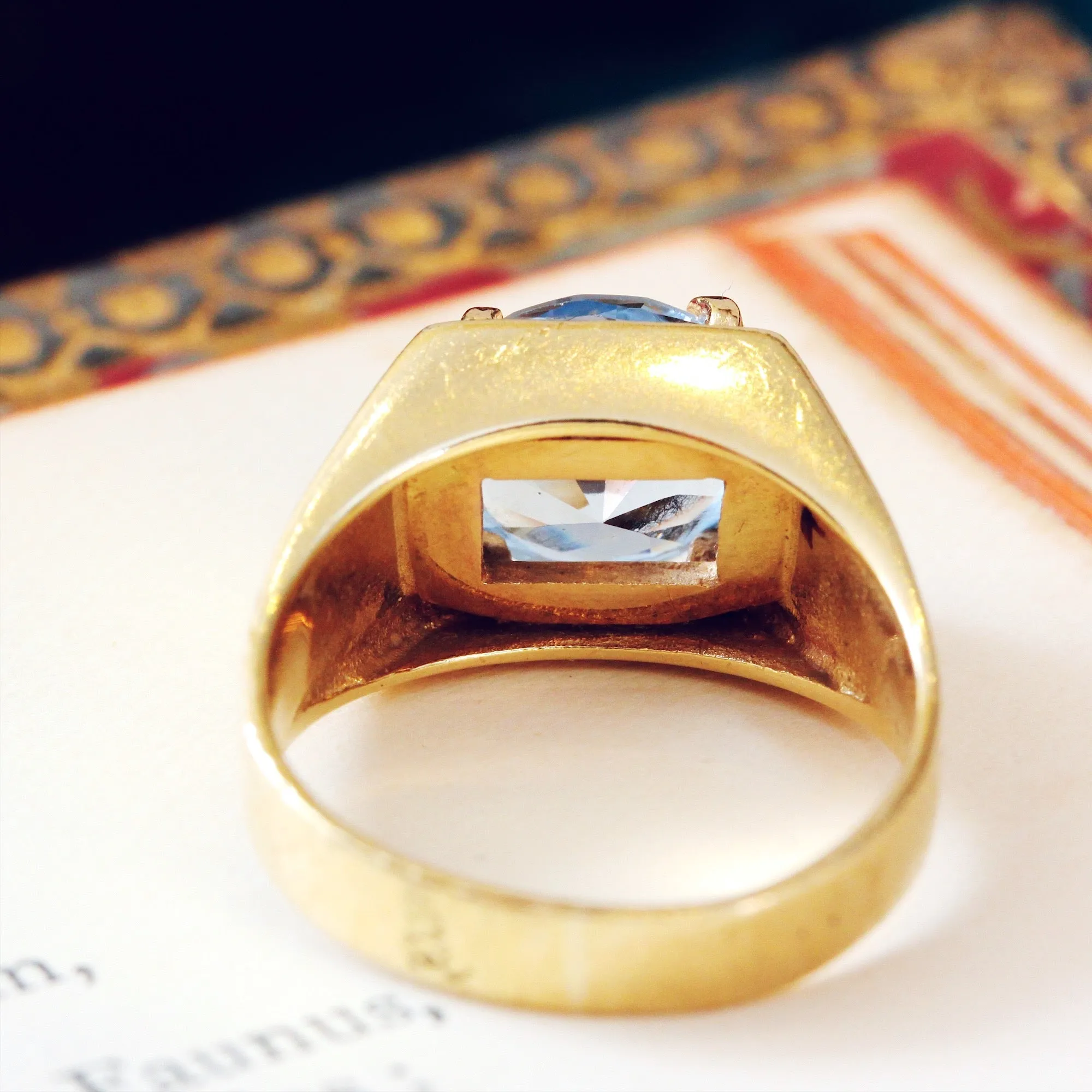 Date 1976 Modernist Spinel Dress Ring