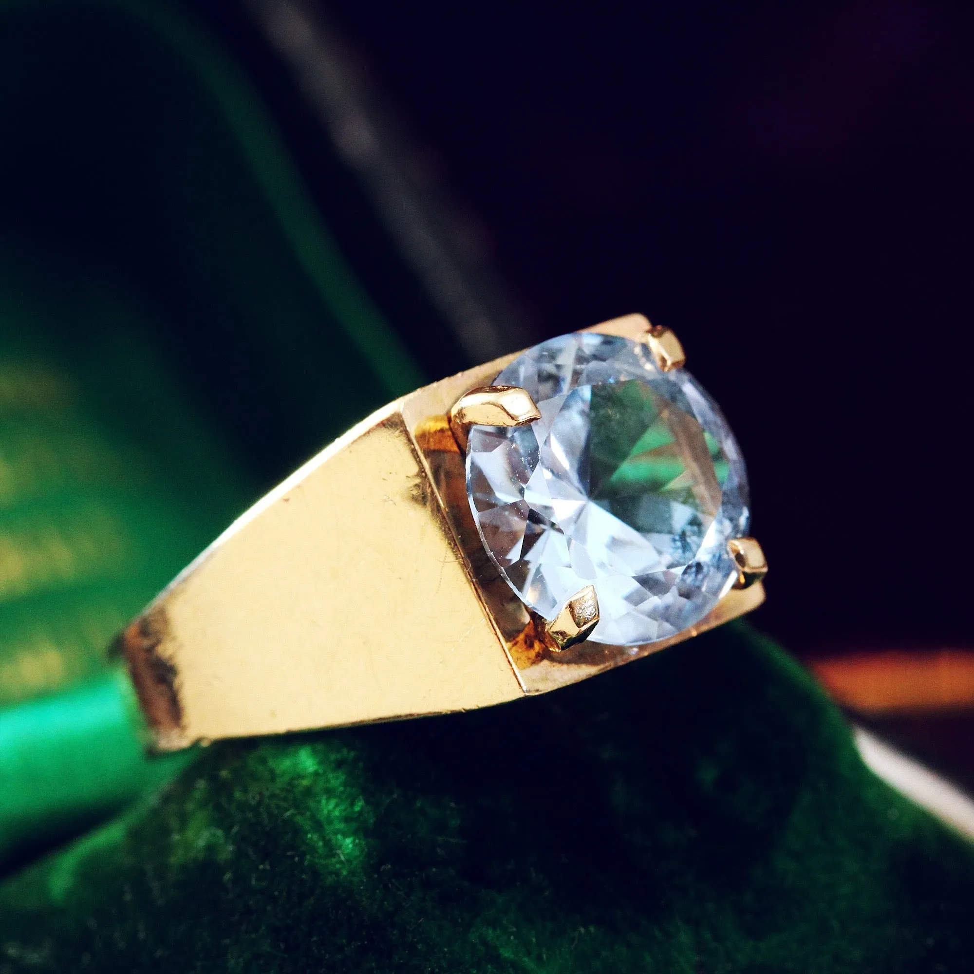 Date 1976 Modernist Spinel Dress Ring