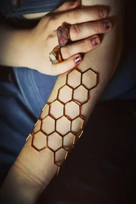 Hexagon Cuff (2mm line width) - Azenya
