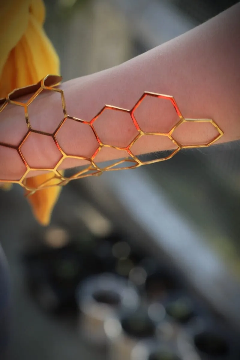 Hexagon Cuff (2mm line width) - Azenya